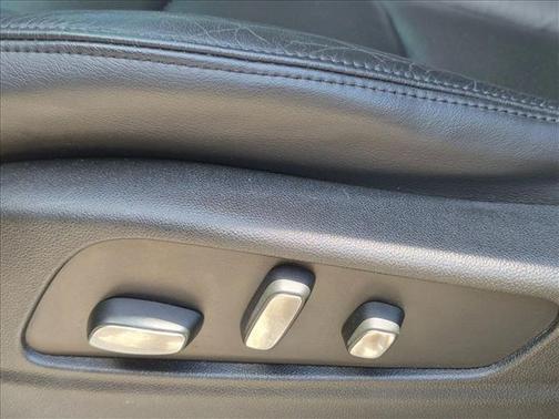 Stellar Black Metallic 2017 Cadillac XT5 Luxury