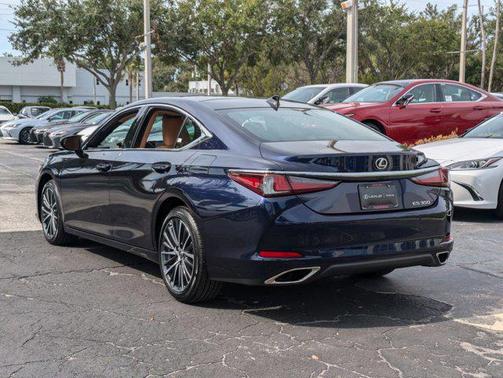 2025 Lexus ES 350 Base