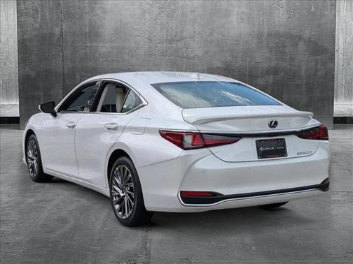 2025 Lexus ES 300h Luxury