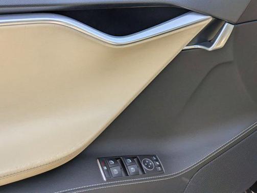 2015 Tesla Model S 85D