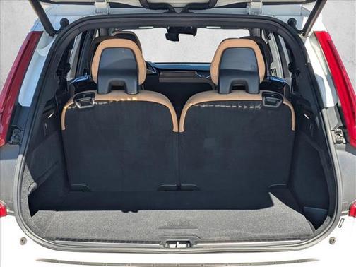 2019 Volvo XC90 T6 Momentum