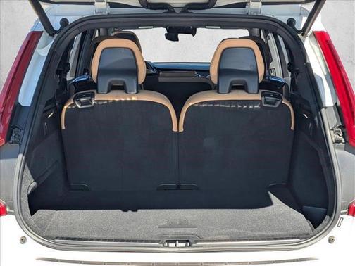 2019 Volvo XC90 T6 Momentum