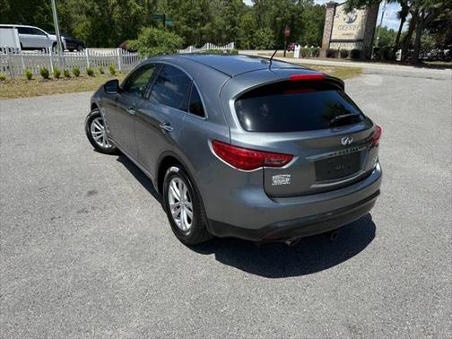 2017 INFINITI QX70 Base