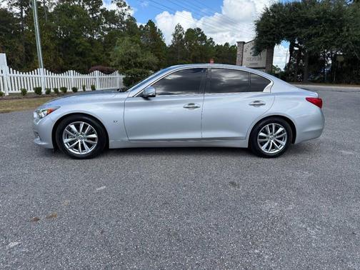 2015 INFINITI Q50 Premium