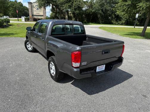 2017 Toyota Tacoma SR