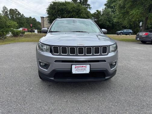 Billet Silver Metallic Clearcoat 2018 Jeep Compass Latitude