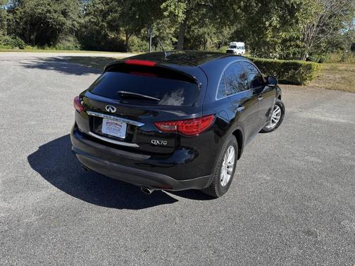 2017 INFINITI QX70 Base