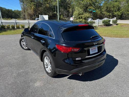 2017 INFINITI QX70 Base