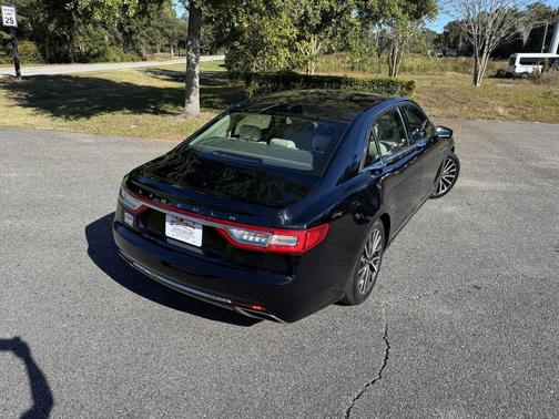 2017 Lincoln Continental Select