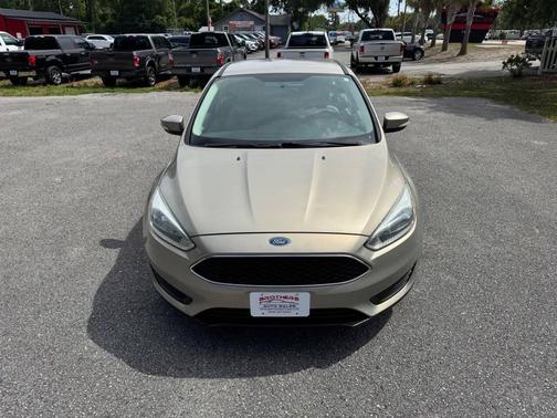 Gold 2015 Ford Focus SE