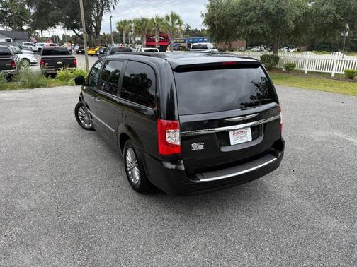 2015 Chrysler Town & Country Touring-L