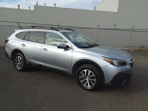 Photo 2 of 27 of 2021 Subaru Outback Premium
