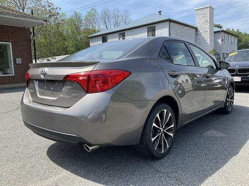 Falcon Gray Metallic 2018 Toyota Corolla SE