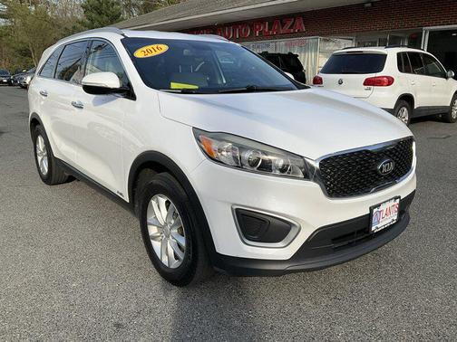 Snow White Pearl 2016 Kia Sorento LX
