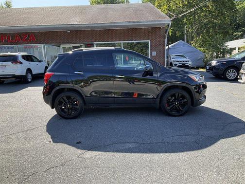 Mosaic Black Metallic 2019 Chevrolet Trax LT