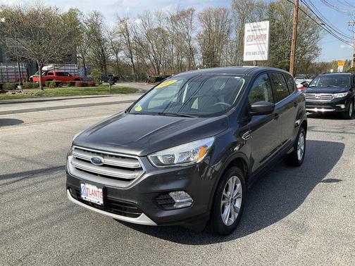 Magnetic 2017 Ford Escape SE