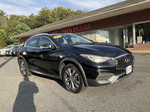 2017 INFINITI QX30 Luxury
