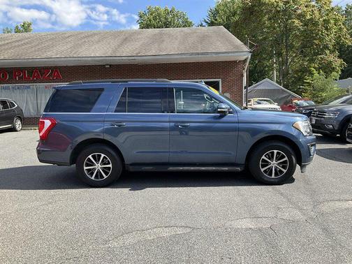 Blue Metallic 2020 Ford Expedition XLT