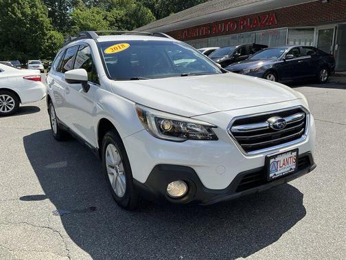 Crystal White Pearl 2018 Subaru Outback 2.5i Premium