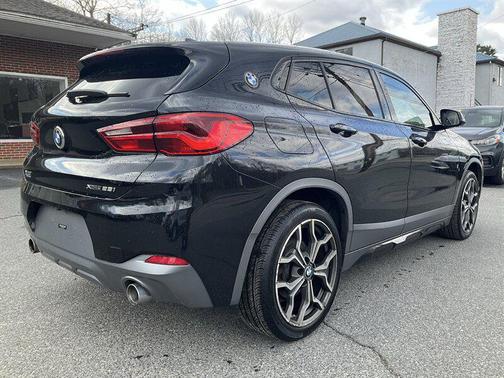 Black Sapphire Metallic 2018 BMW X2 xDrive28i