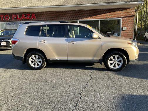 2013 Toyota Highlander SE