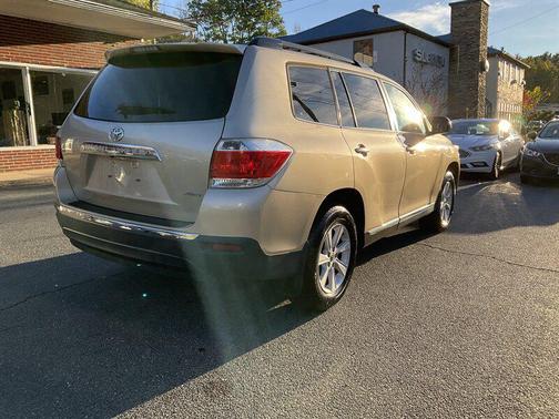 2013 Toyota Highlander SE