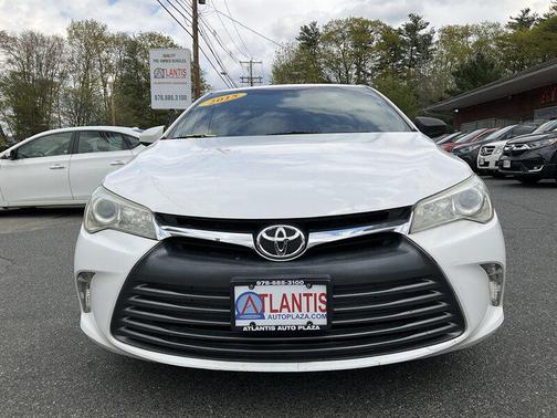 Super White 2015 Toyota Camry LE