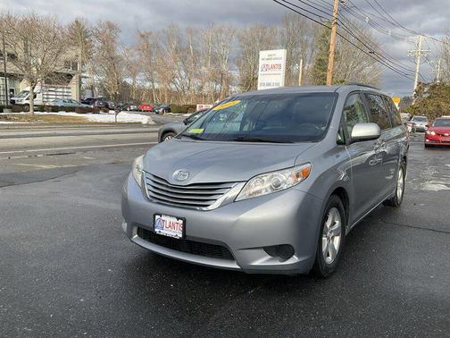 2015 Toyota Sienna LE