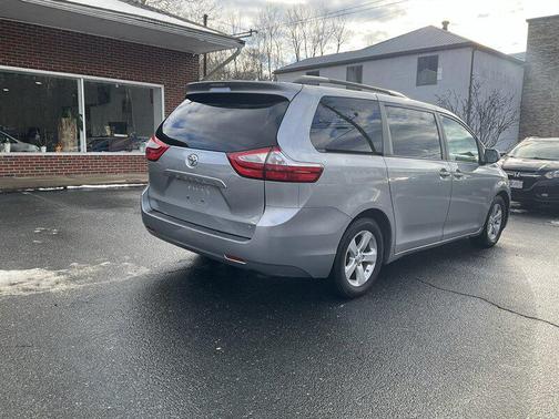 2015 Toyota Sienna LE