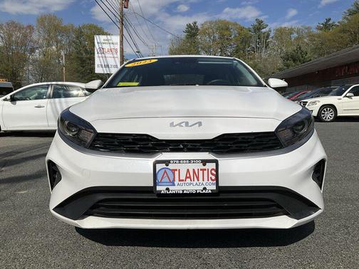 Snow White Pearl 2023 Kia Forte LXS