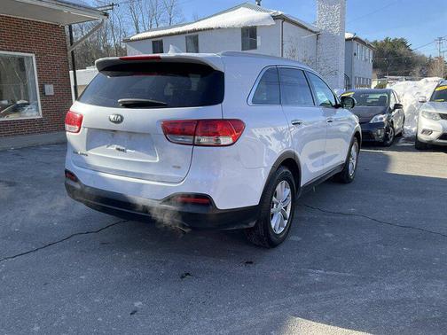 2018 Kia Sorento LX