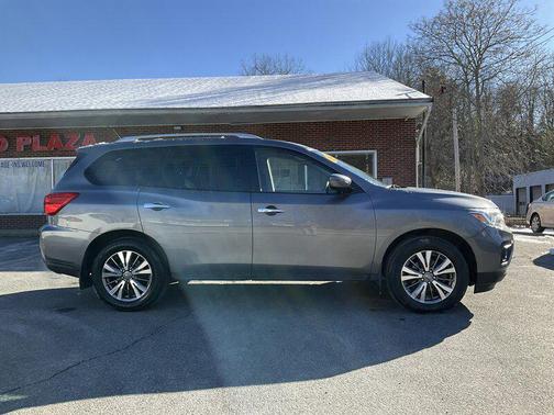 2018 Nissan Pathfinder S