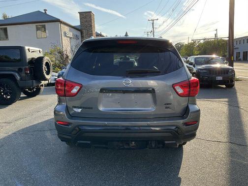 2019 Nissan Pathfinder SL