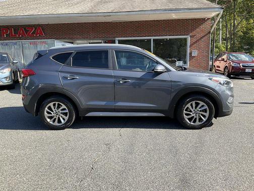 2017 Hyundai TUCSON SE Plus