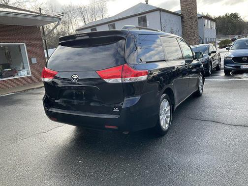 2014 Toyota Sienna LE
