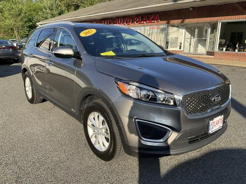 Titanium Silver 2017 Kia Sorento LX