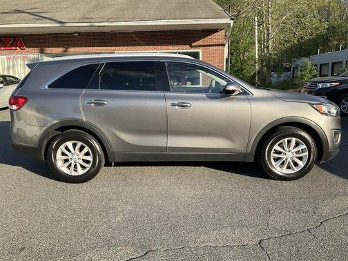 Titanium Silver 2017 Kia Sorento LX