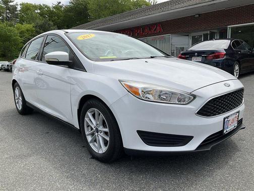 Oxford White 2017 Ford Focus SE