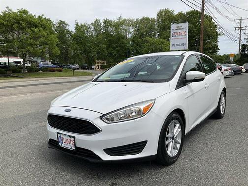 Oxford White 2017 Ford Focus SE