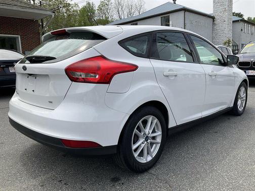 Oxford White 2017 Ford Focus SE