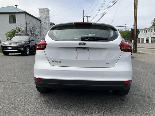 Oxford White 2017 Ford Focus SE