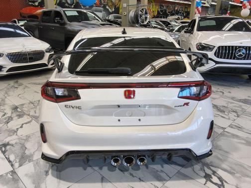 Championship White 2024 Honda Civic Type R