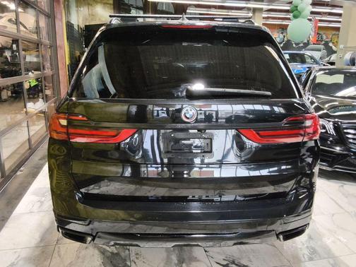 Black 2021 BMW X7 xDrive40i