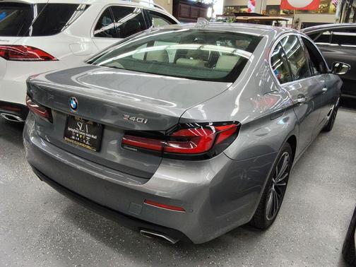 Skyscraper Gray Metallic 2023 BMW 540 i xDrive