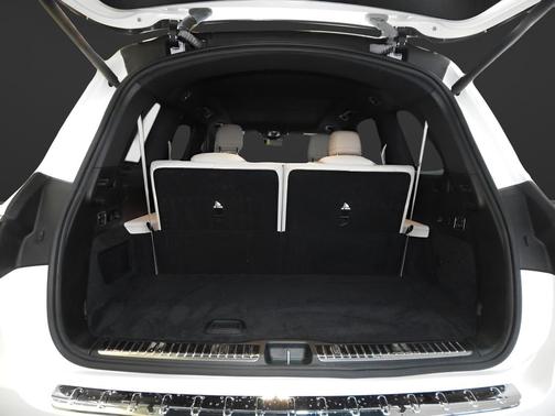 White 2023 Mercedes-Benz GLS 580 4MATIC