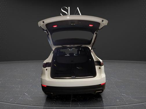 White 2024 Porsche Cayenne Cayenne