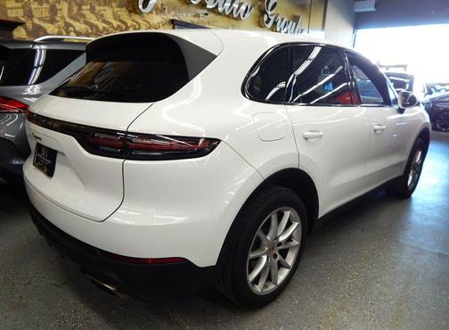 White 2024 Porsche Cayenne Cayenne