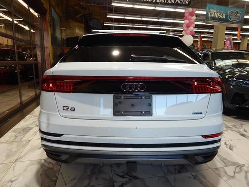 2023 Audi Q8 55 Premium Plus