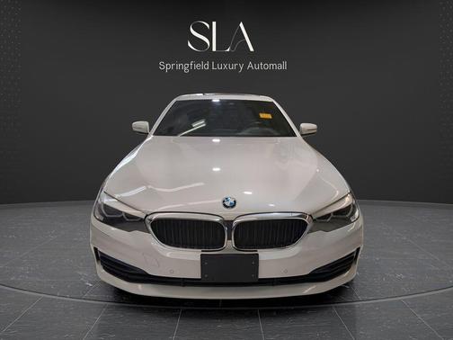 Mineral White Metallic 2019 BMW 530 xDrive