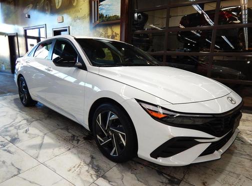 2025 Hyundai ELANTRA Sport